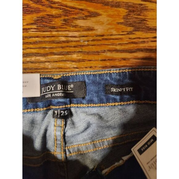 NWT Judy Blue Skinny Fit Mid Rise Leopard Side Stripe Jeans Size 1/25 - Picture 3 of 5